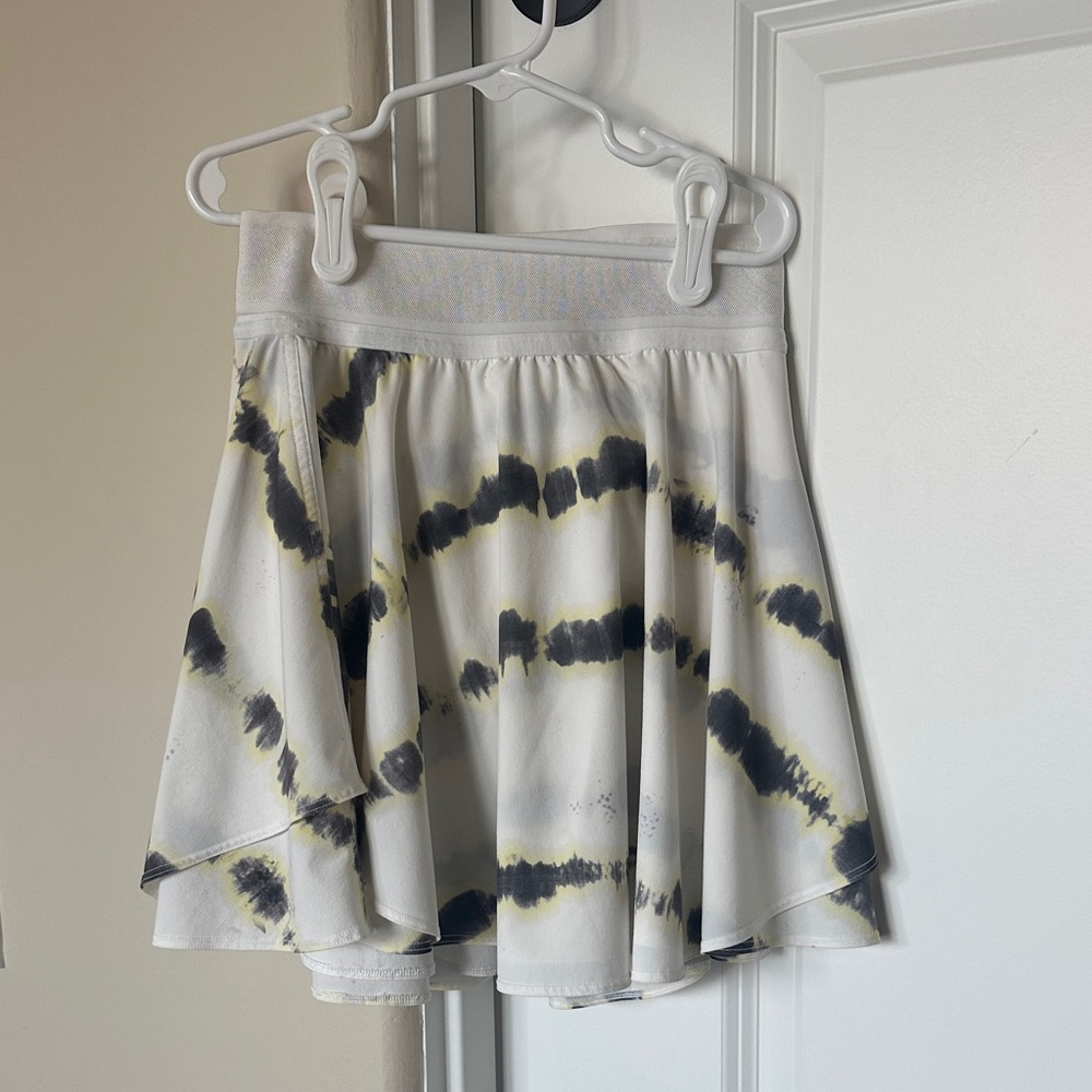 Lululemon Athletica Black and White Skater Skirt